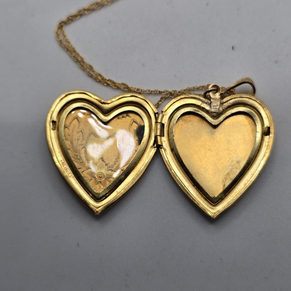 Gold Filled Heart Locket Pendant Necklace - Picture 4 of 10